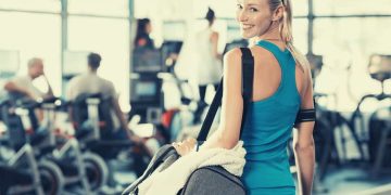 Top 5 Gym Bags for Women in 2022: Clean and Fresh All Day 5 Expert advice for everyday products and services, so that you make the best purchase decisions for your needs. Young woman carrying a gym bag